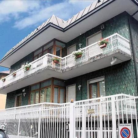 Villamelchiorre 1 Milano Exterior foto